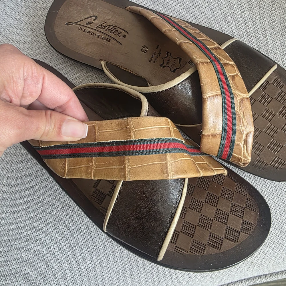 LE BOTTIER Milano Brown and Tan Men's Sandals, size 43, Used.